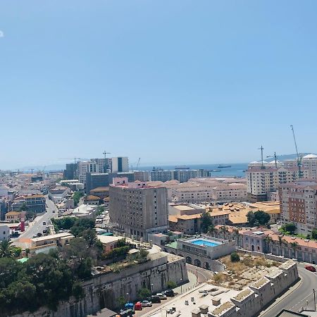 Luxe Studio Seconds From The Marina And City Centre Lejlighed Gibraltar Eksteriør billede