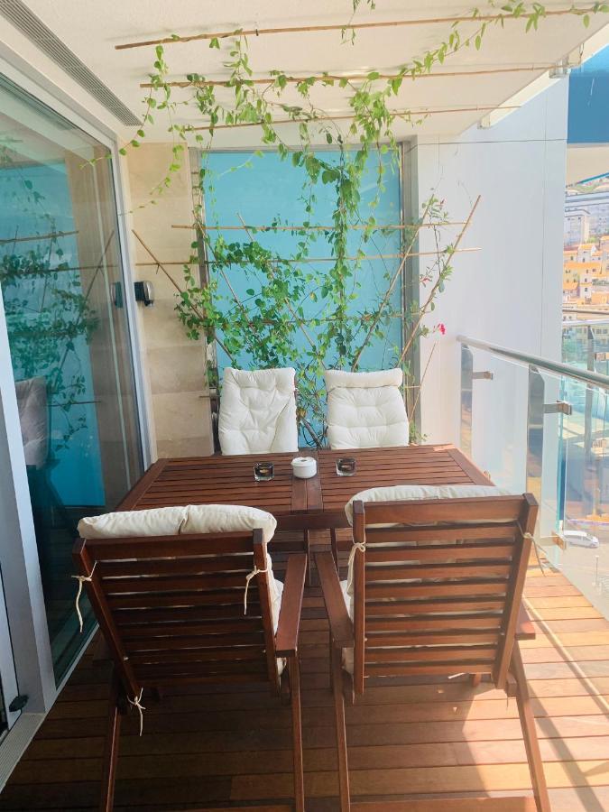Luxe Studio Seconds From The Marina And City Centre Lejlighed Gibraltar Eksteriør billede