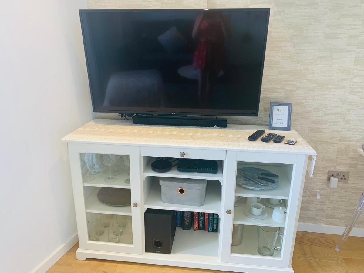 Luxe Studio Seconds From The Marina And City Centre Lejlighed Gibraltar Eksteriør billede