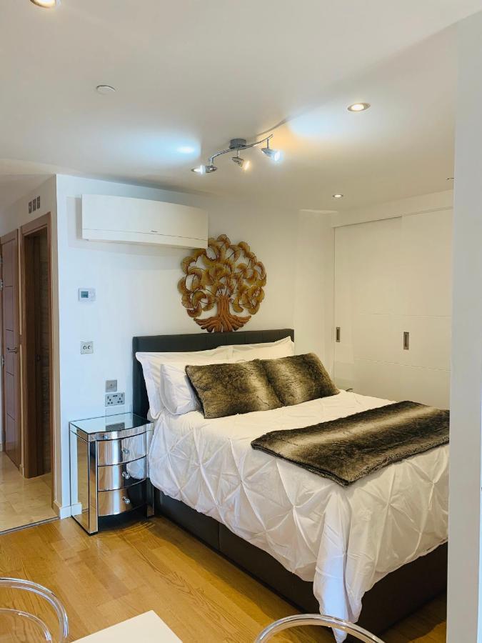 Luxe Studio Seconds From The Marina And City Centre Lejlighed Gibraltar Eksteriør billede