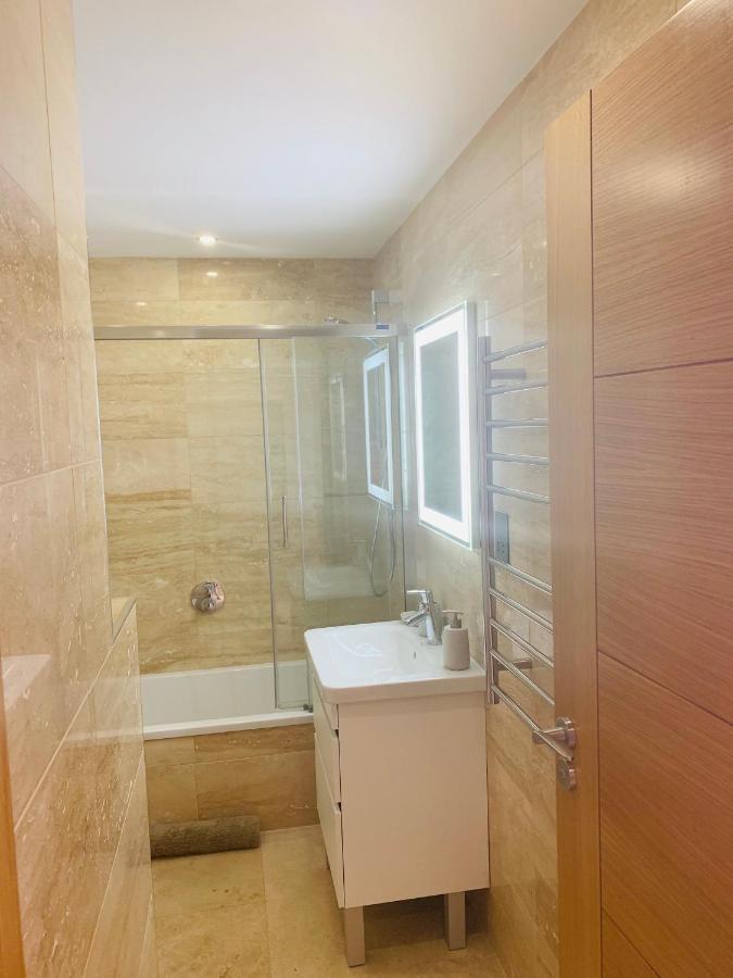 Luxe Studio Seconds From The Marina And City Centre Lejlighed Gibraltar Eksteriør billede